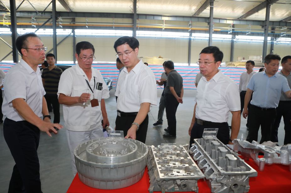 肇慶市委書記賴澤華、市長范中杰率隊(duì)到肇慶高新區(qū)大旺新工廠調(diào)研